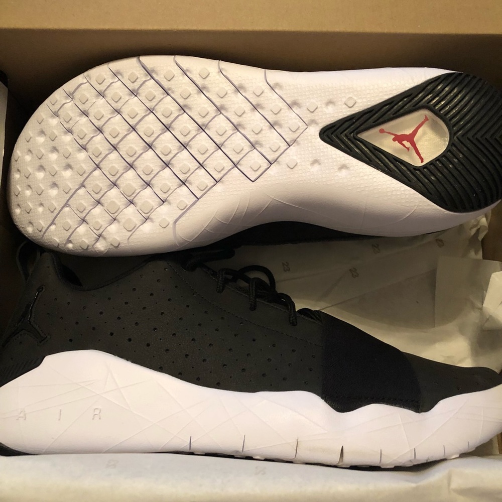 JORDAN  TRAINERS